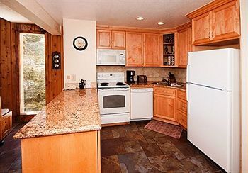 Mammoth And Racquet By Grand Mammoth Resort 3*