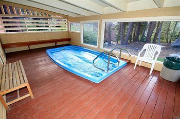 Mammoth And Racquet By Grand Mammoth 3*